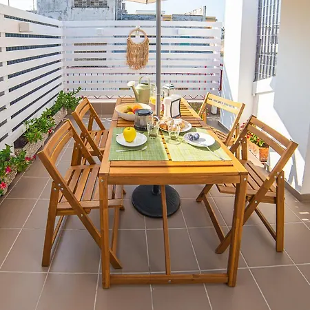 E Apartment *