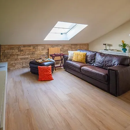 E Apartment
